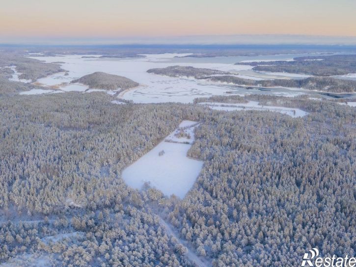 Земельный участок